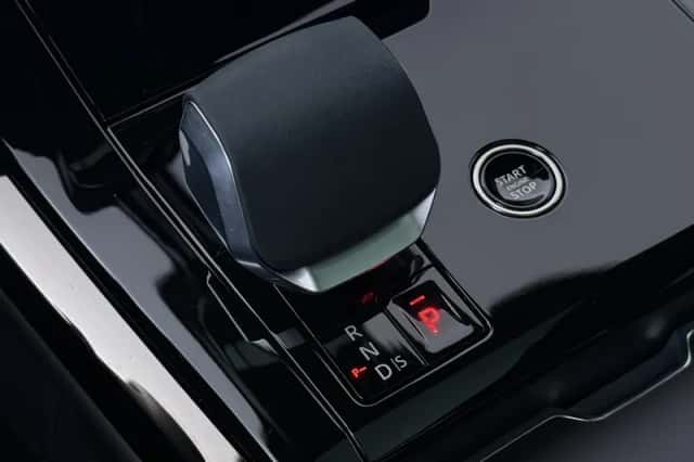 Land Rover Range Rover Sport (2026) thumbnail 31