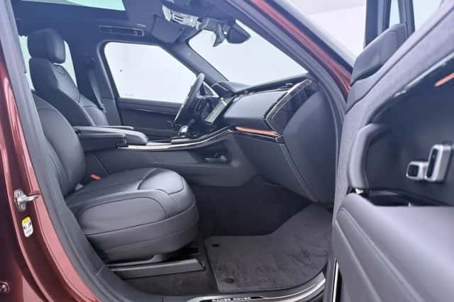 Land Rover Range Rover Sport (2026) thumbnail 5