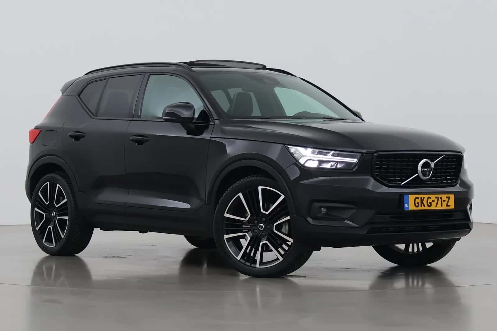 Volvo XC40 (2021) — foto 1