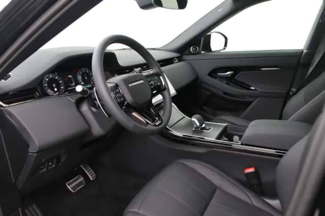 Land Rover Range Rover Evoque (2026) thumbnail 3