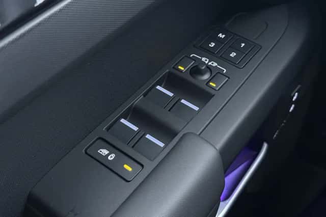 Land Rover Defender (2026) thumbnail 40