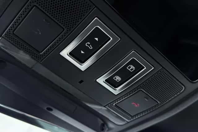 Land Rover Defender (2026) thumbnail 32