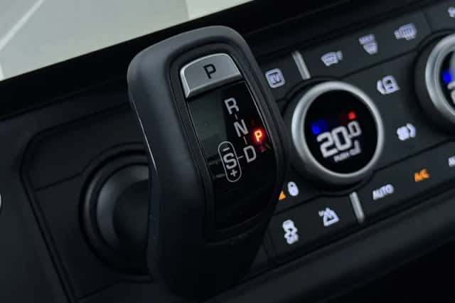 Land Rover Defender (2026) thumbnail 34