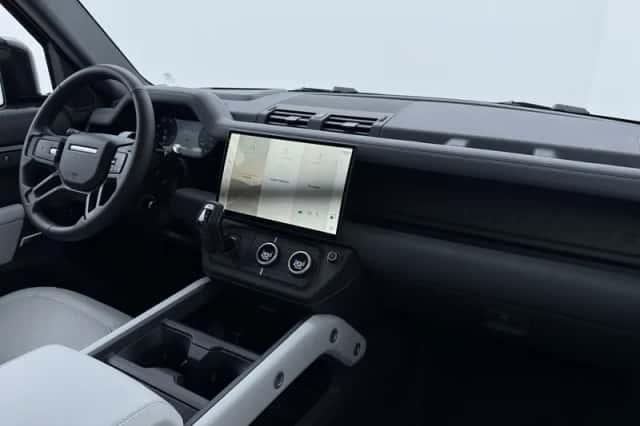 Land Rover Defender (2026) thumbnail 17