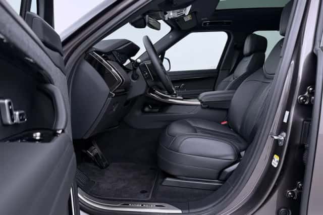 Land Rover Range Rover Sport (2026) thumbnail 3