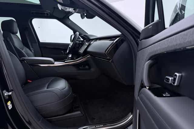 Land Rover Range Rover Sport (2026) thumbnail 5