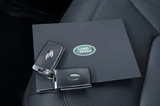 Land Rover Defender (2026) thumbnail 18