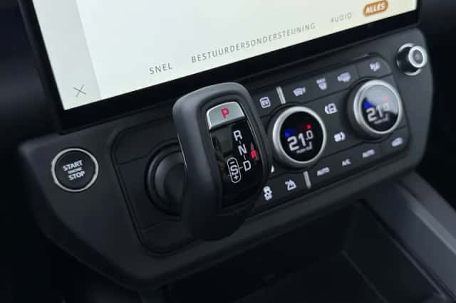 Land Rover Defender (2026) thumbnail 33
