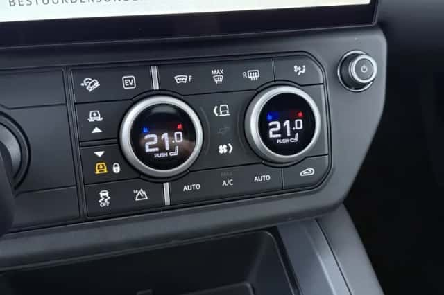 Land Rover Defender (2026) thumbnail 34