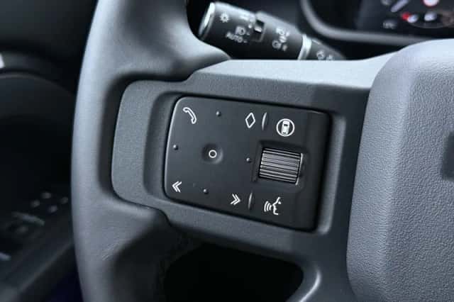 Land Rover Defender (2026) thumbnail 36