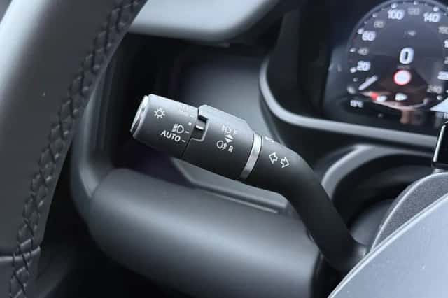 Land Rover Defender (2026) thumbnail 38
