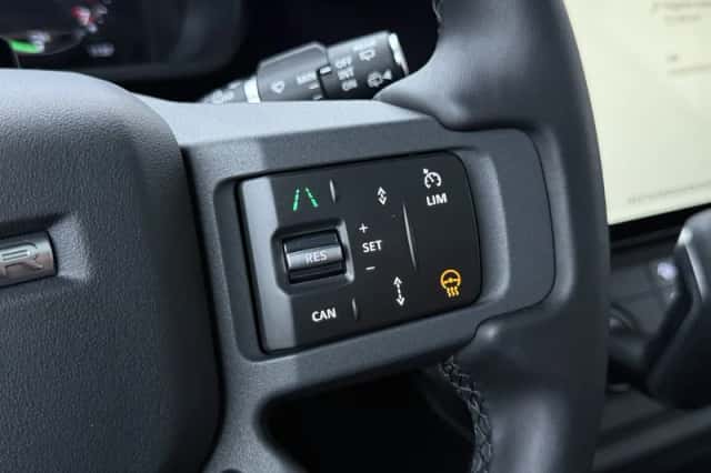 Land Rover Defender (2026) thumbnail 39