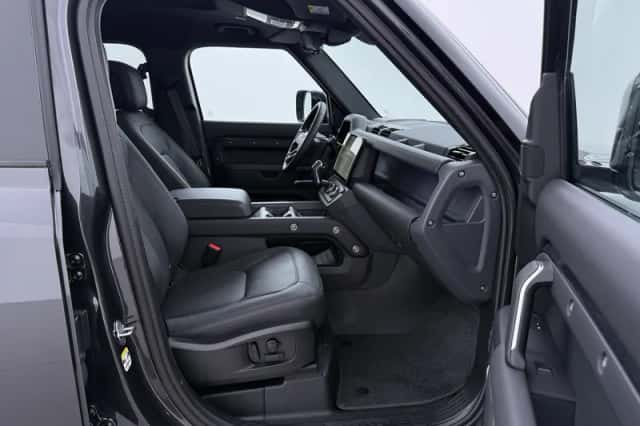 Land Rover Defender (2026) thumbnail 5