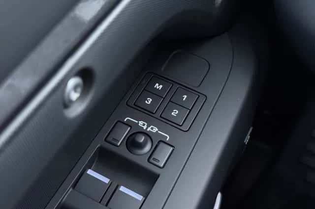 Land Rover Defender (2026) thumbnail 42