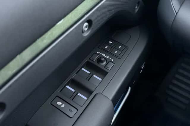 Land Rover Defender (2026) thumbnail 42