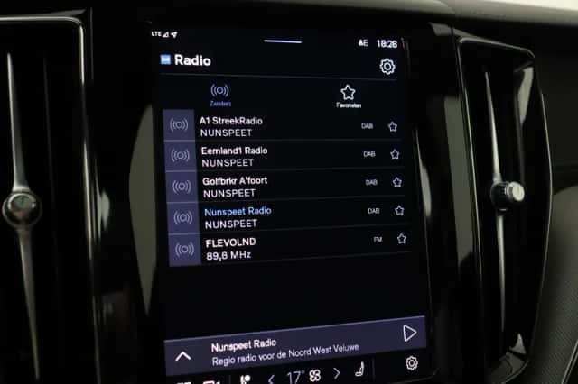 Volvo XC60 (2025) thumbnail 23