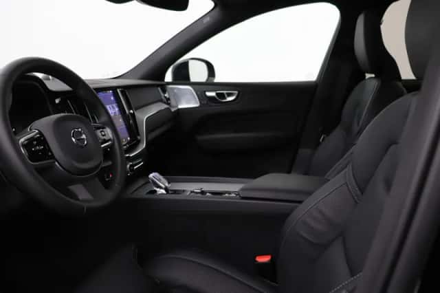 Volvo XC60 (2025) thumbnail 3