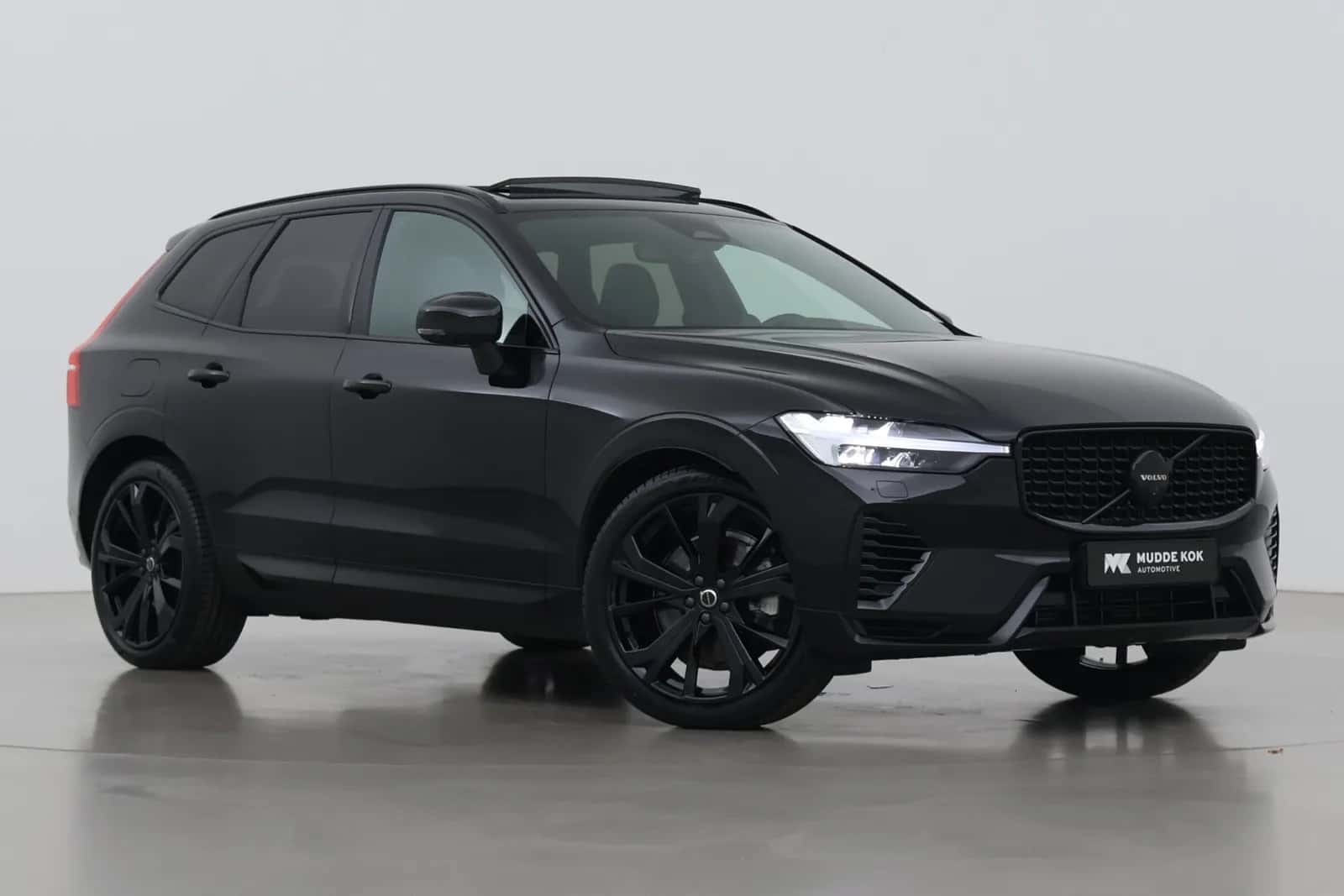 Volvo XC60 (2025) — foto 1
