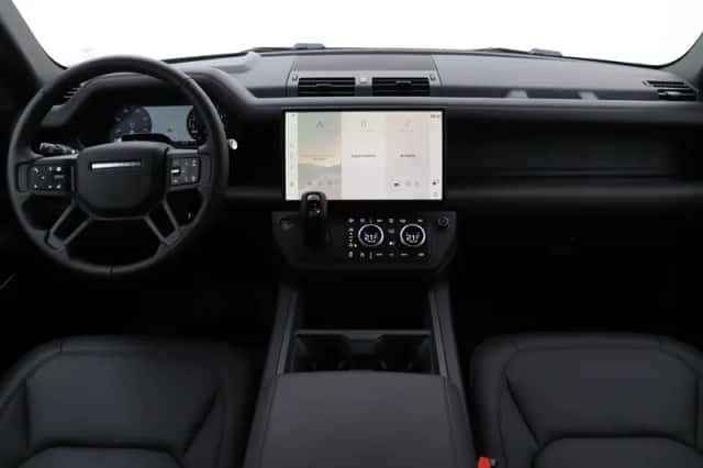 Land Rover Defender (2026) thumbnail 4