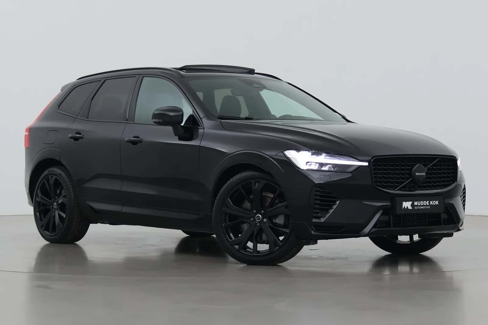 Volvo XC60 (2025) — foto 1
