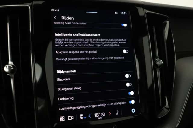 Volvo XC60 (2025) thumbnail 33