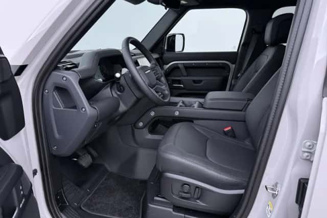 Land Rover Defender (2026) thumbnail 3