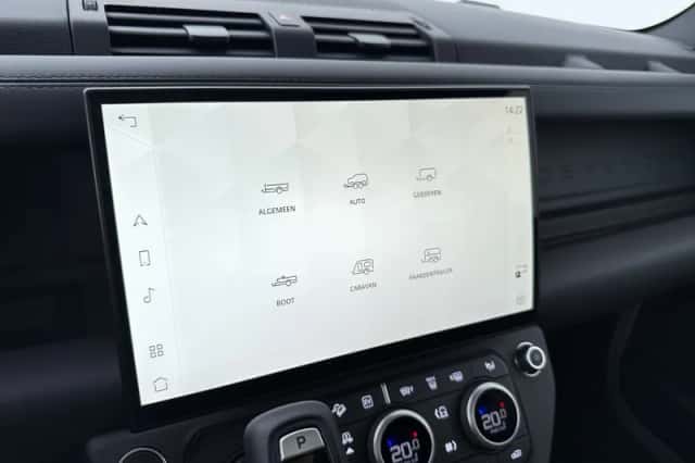 Land Rover Defender (2026) thumbnail 32