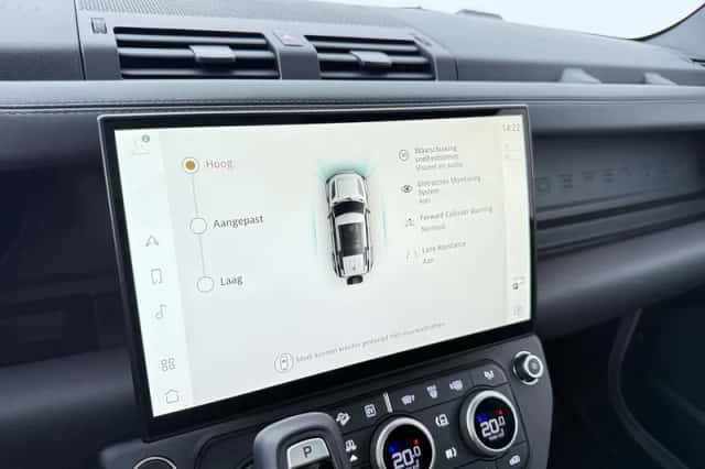 Land Rover Defender (2026) thumbnail 34
