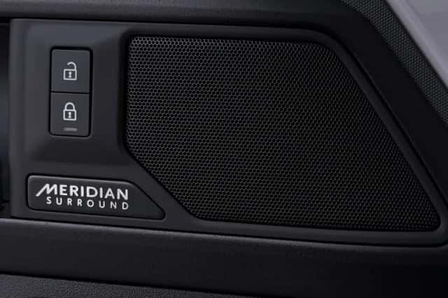 Land Rover Defender (2026) thumbnail 13