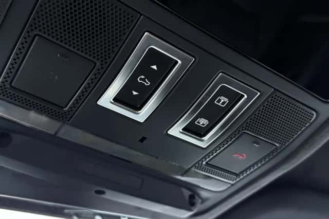 Land Rover Defender (2026) thumbnail 31