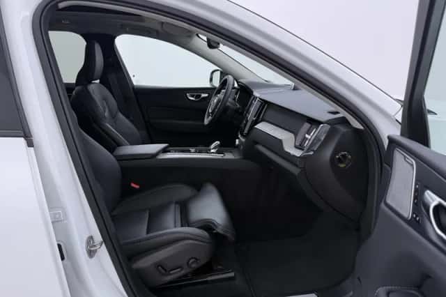 Volvo XC60 (2025) thumbnail 5
