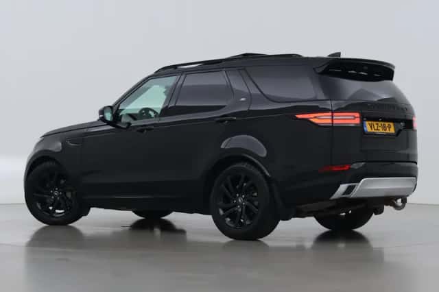 Land Rover Discovery (2020) thumbnail 2