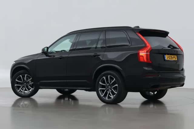 Volvo XC90 (2015) thumbnail 2