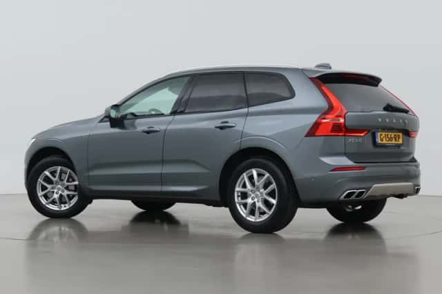 Volvo XC60 (2018) thumbnail 2