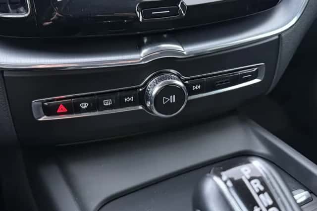 Volvo XC60 (2018) thumbnail 29