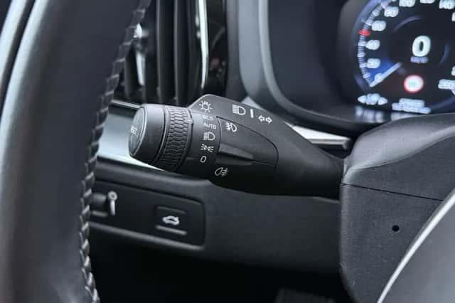 Volvo XC60 (2018) thumbnail 33