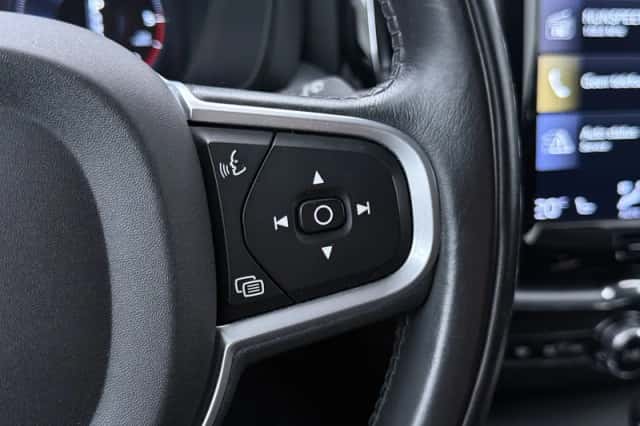 Volvo XC60 (2018) thumbnail 36