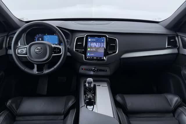 Volvo XC90 (2023) thumbnail 4
