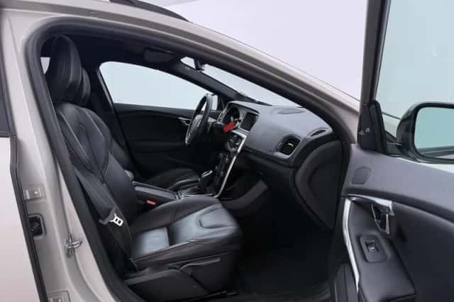 Volvo V40 (2019) thumbnail 5
