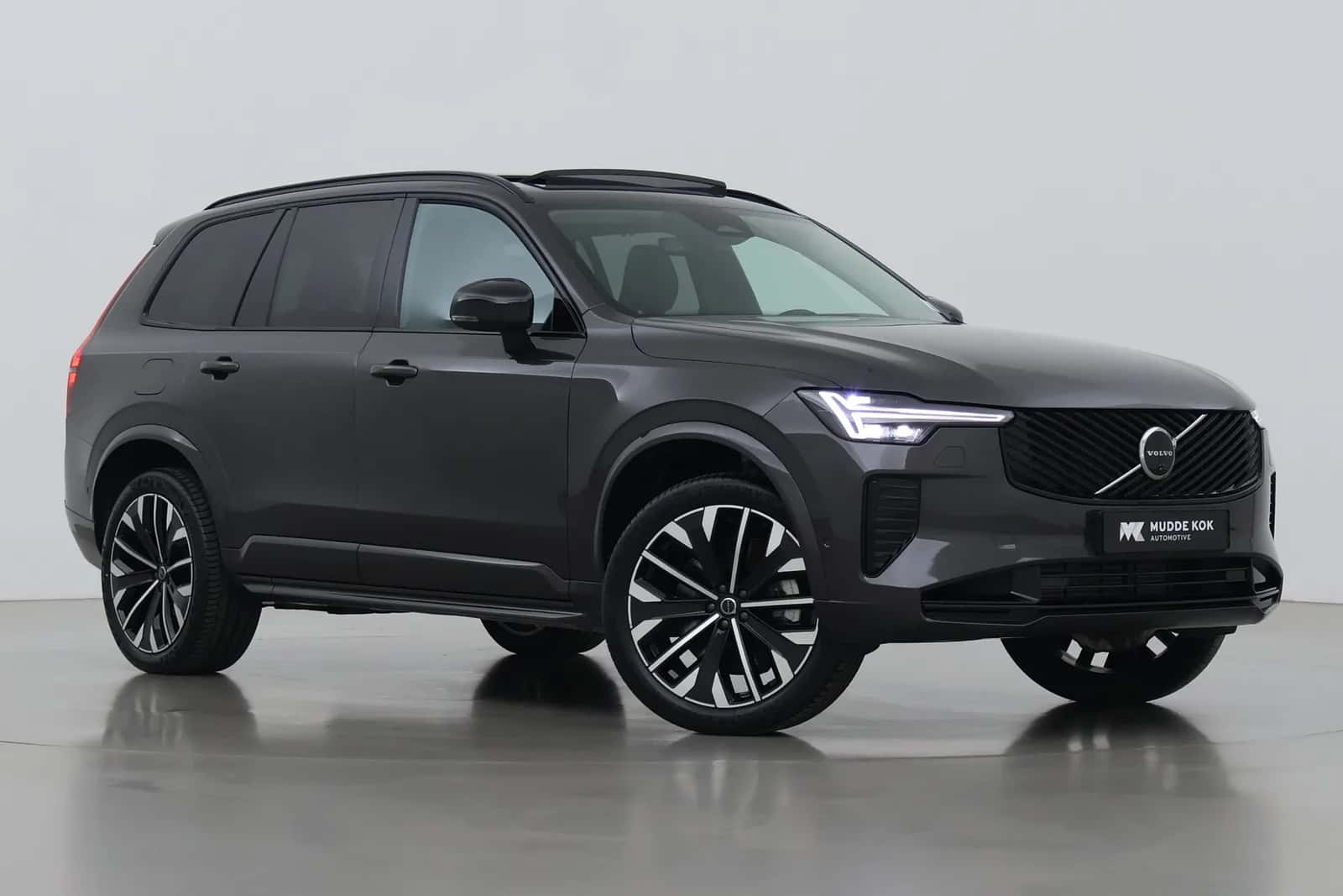 Volvo XC90 (2025) — foto 1