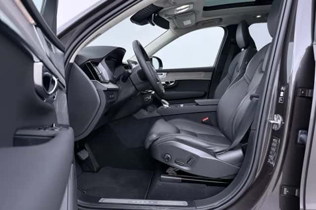 Volvo XC90 (2025) thumbnail 3