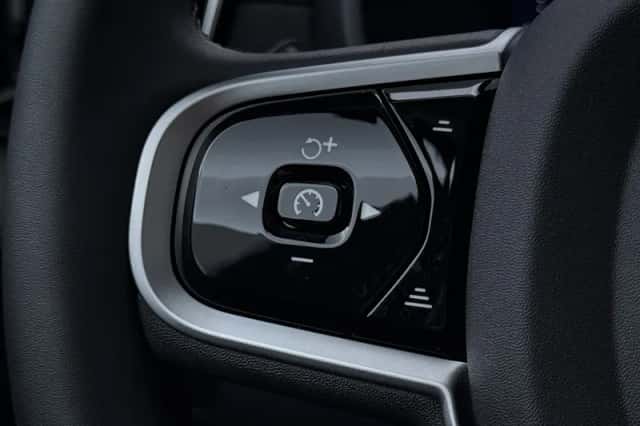 Volvo XC90 (2025) thumbnail 38