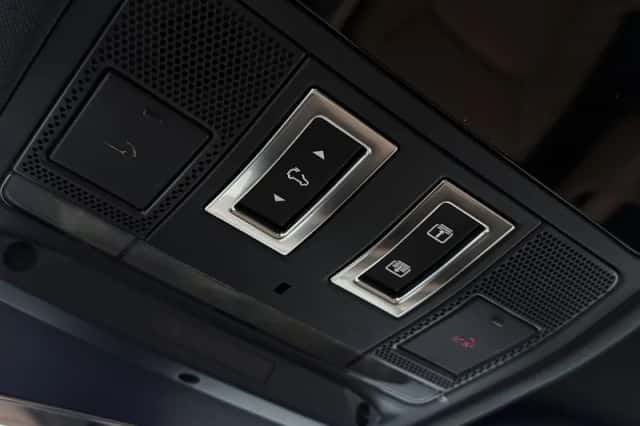Land Rover Defender (2026) thumbnail 31