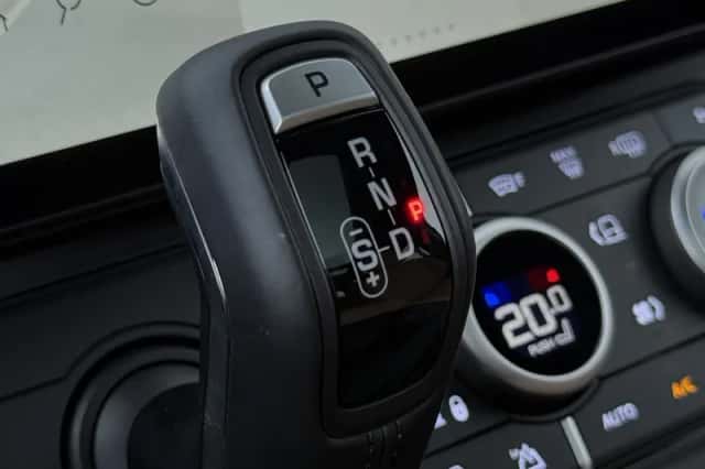 Land Rover Defender (2026) thumbnail 34