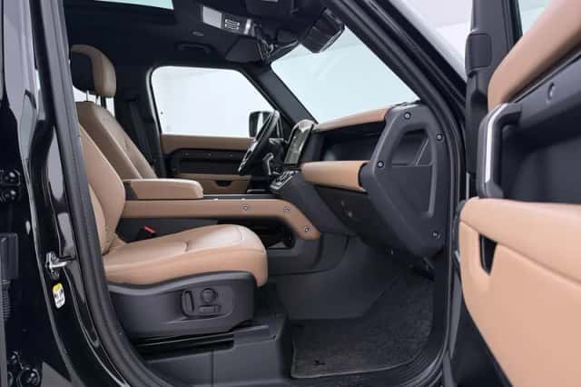 Land Rover Defender (2026) thumbnail 5