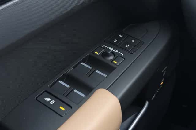 Land Rover Defender (2026) thumbnail 41