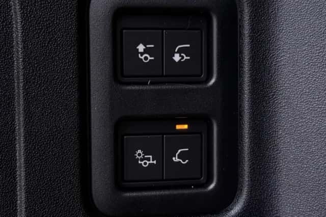 Land Rover Defender (2026) thumbnail 48