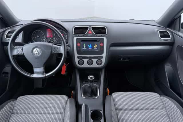 Volkswagen Eos (2009) thumbnail 4