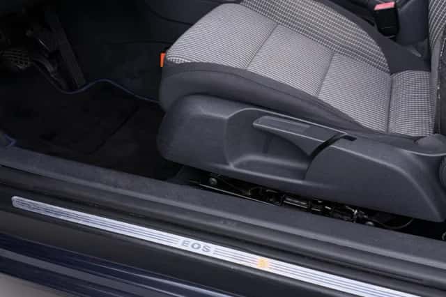 Volkswagen Eos (2009) thumbnail 31
