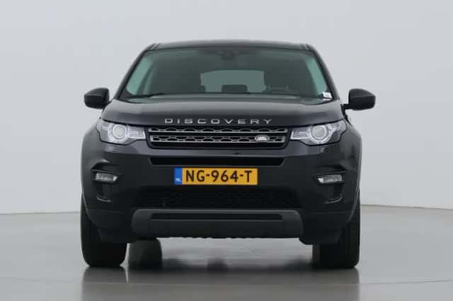 Land Rover Discovery Sport (2016) thumbnail 16